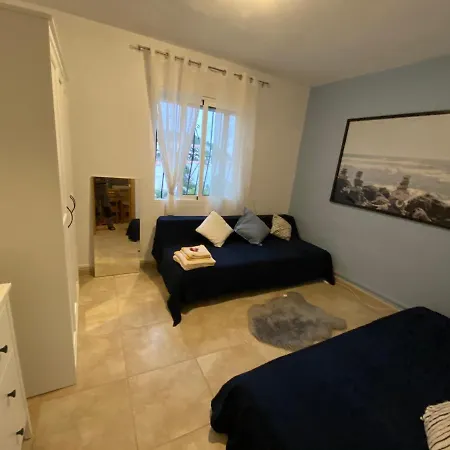 Arturo Tossal Gross Apartment *